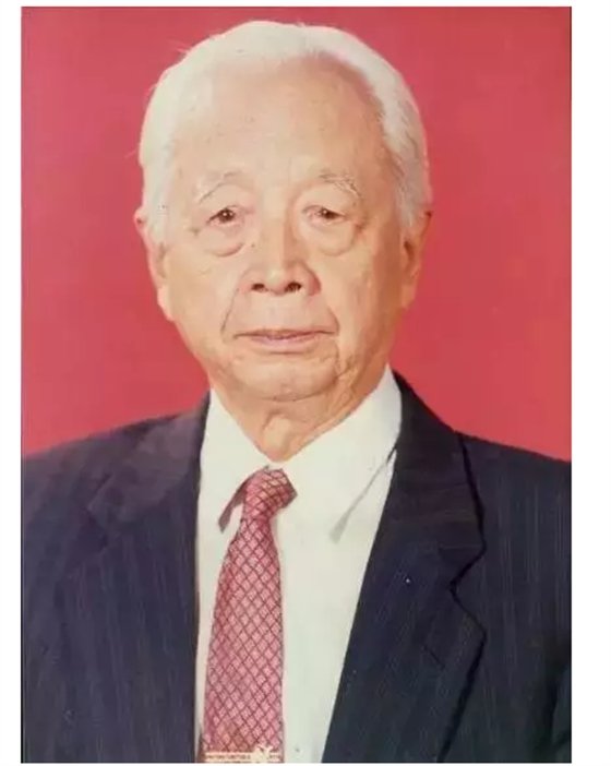 齒界鴻才—記中國百歲口腔醫(yī)師丁鴻才教授 齒界鴻才—記中國百歲口腔醫(yī)師丁鴻才教授