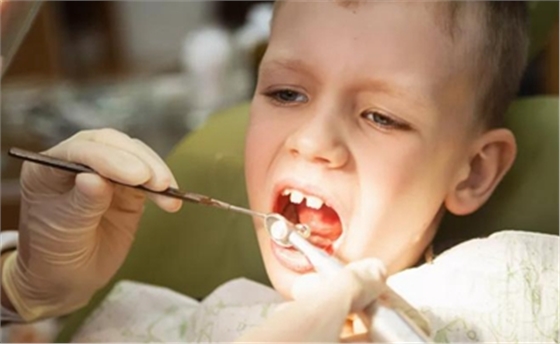 孩子長出「雙排牙」，家長們要注意了