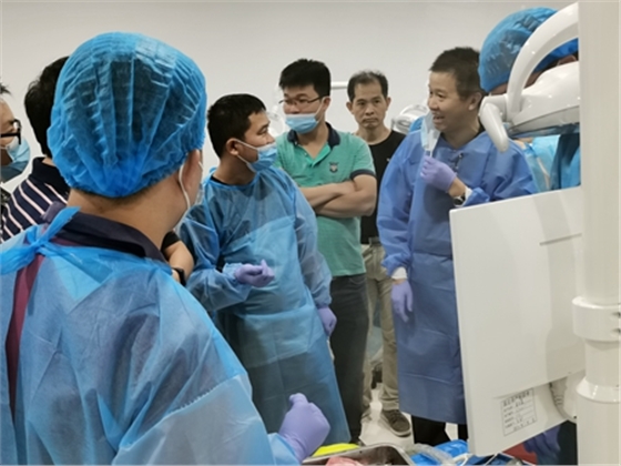 張東星老師南寧站微創(chuàng)拔牙實操課 宇森電動馬達助力 張東星老師南寧站微創(chuàng)拔牙實操課 宇森電動馬達助力