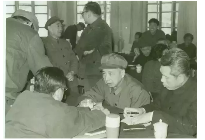 齒界鴻才—記中國(guó)百歲口腔醫(yī)師丁鴻才教授 齒界鴻才—記中國(guó)百歲口腔醫(yī)師丁鴻才教授