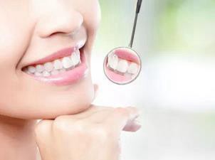 烤瓷牙邊緣變黑，要換新的嗎？