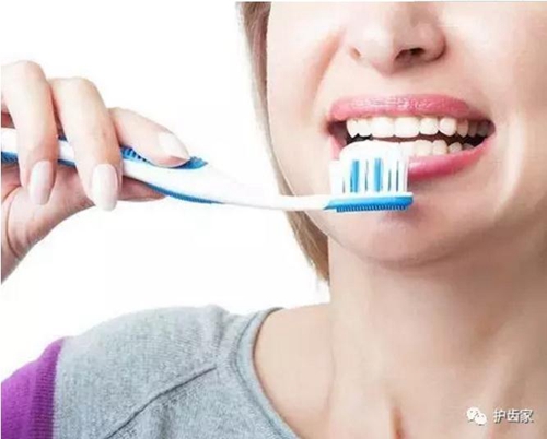 牙膏擠得太多可能會(huì)致癌,你知道嗎? 牙膏擠得太多可能會(huì)致癌,你知道嗎?