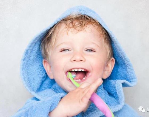 牙膏擠得太多可能會(huì)致癌,你知道嗎? 牙膏擠得太多可能會(huì)致癌,你知道嗎?