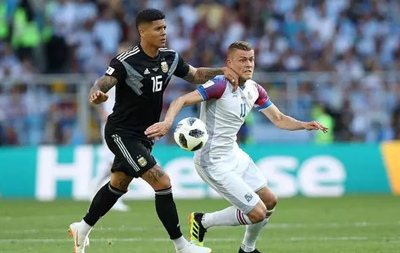 冰島主帥：我現(xiàn)在是個(gè)牙醫(yī)，以后也不會(huì)放棄做牙醫(yī)