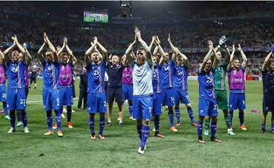 冰島主帥：我現(xiàn)在是個(gè)牙醫(yī)，以后也不會(huì)放棄做牙醫(yī)