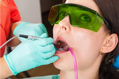 嘴巴里黑黑的好像長(zhǎng)了「痣」？你要當(dāng)心了